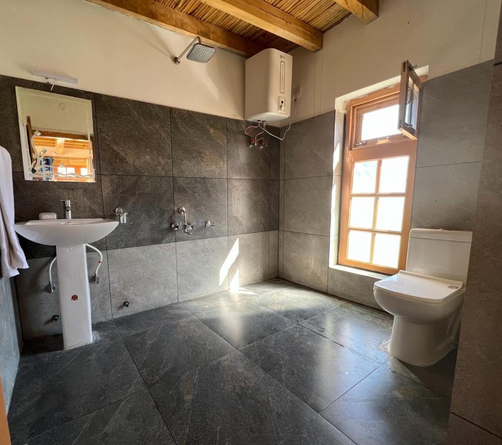 Guru View Home Stay Padam Ngoại thất bức ảnh